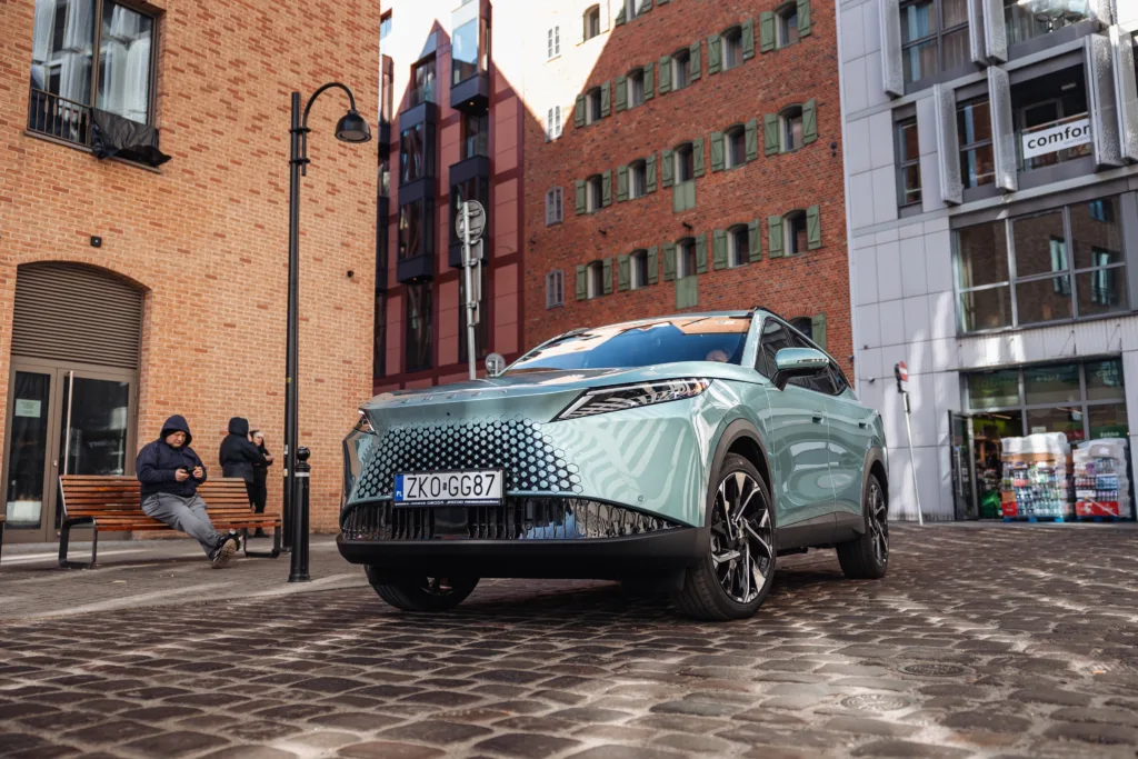 Omoda 7 Super Hybrid – chiński SUV plug-in, który przekonuje ceną Omoda 7 Super Hybrid – chiński SUV plug-in, który przekonuje ceną - Omoda 7 147 1