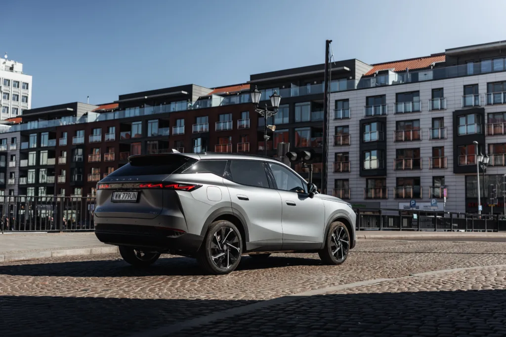 Omoda 7 Super Hybrid – chiński SUV plug-in, który przekonuje ceną Omoda 7 Super Hybrid – chiński SUV plug-in, który przekonuje ceną - Omoda 7 149 1