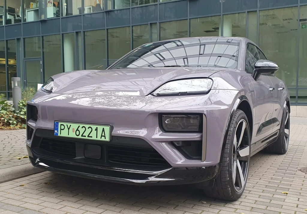 Strona główna Strona główna - Porsche sprzedaje mniej 2