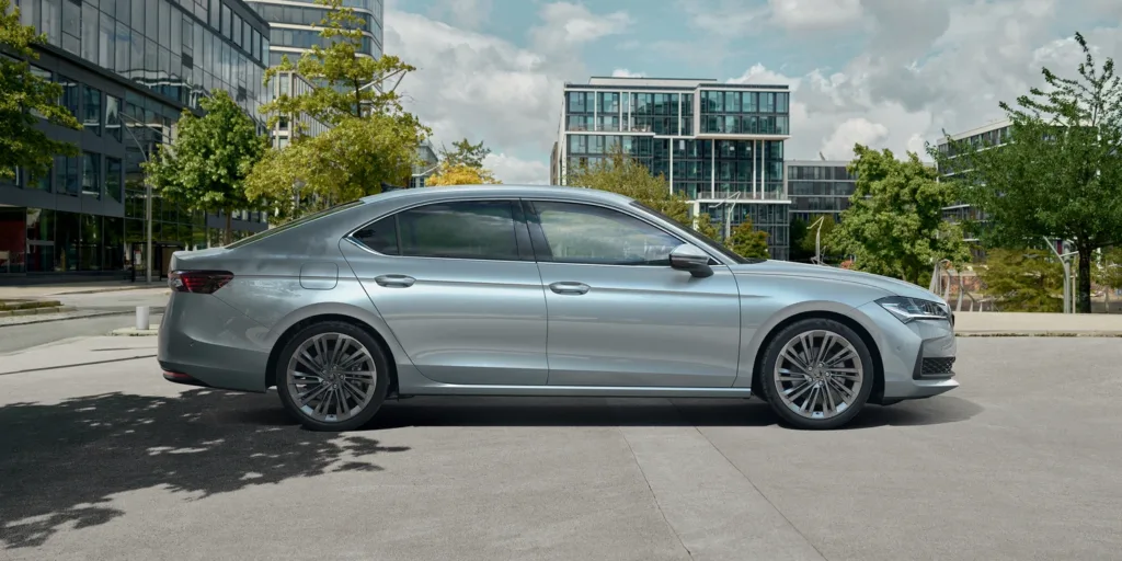 Nowa Škoda Superb PHEV ma 268 KM. Cena: od 216 800 zł - Skoda Superb PHEV 2