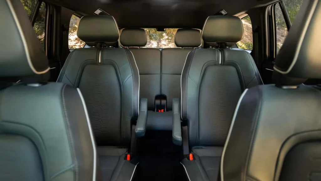 Getaway: Elektryczny, siedmiomiejscowy SUV z mocą 420 KM - Subaru Getaway 8