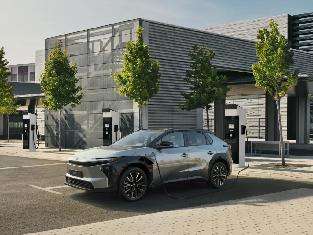 Strona główna - Toyota tnie ceny w sieci ladowania 1