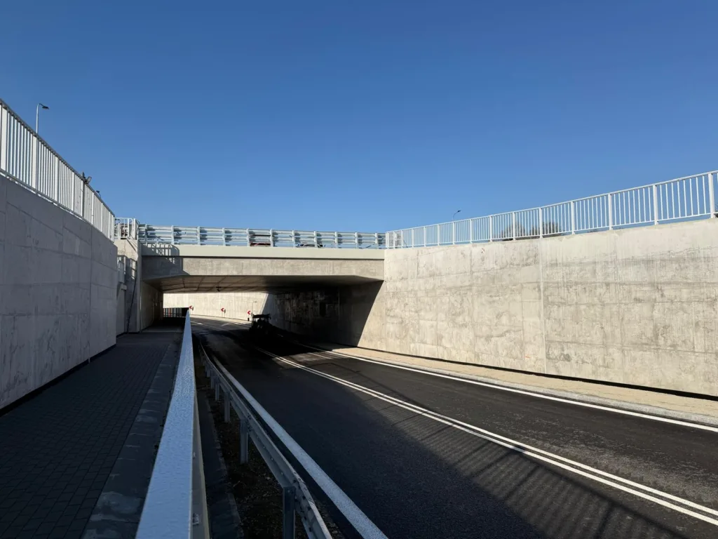Pierwszy tunel pod „Zakopianką” już działa. Poprawa bezpieczeństwa za 90 mln złotych - Tunel wezel Krzyszkowice DK7 1