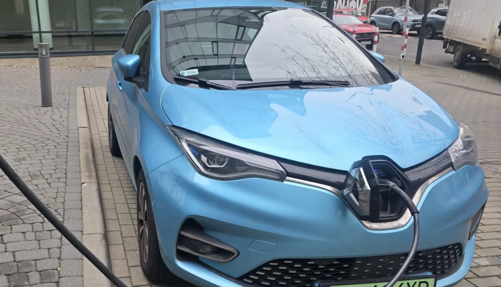 Używane auta elektryczne wracają do łask. Co można kupić za 10 i 150 tys. złotych? - Uzywane auta elektryczne szturmuja rynek 1