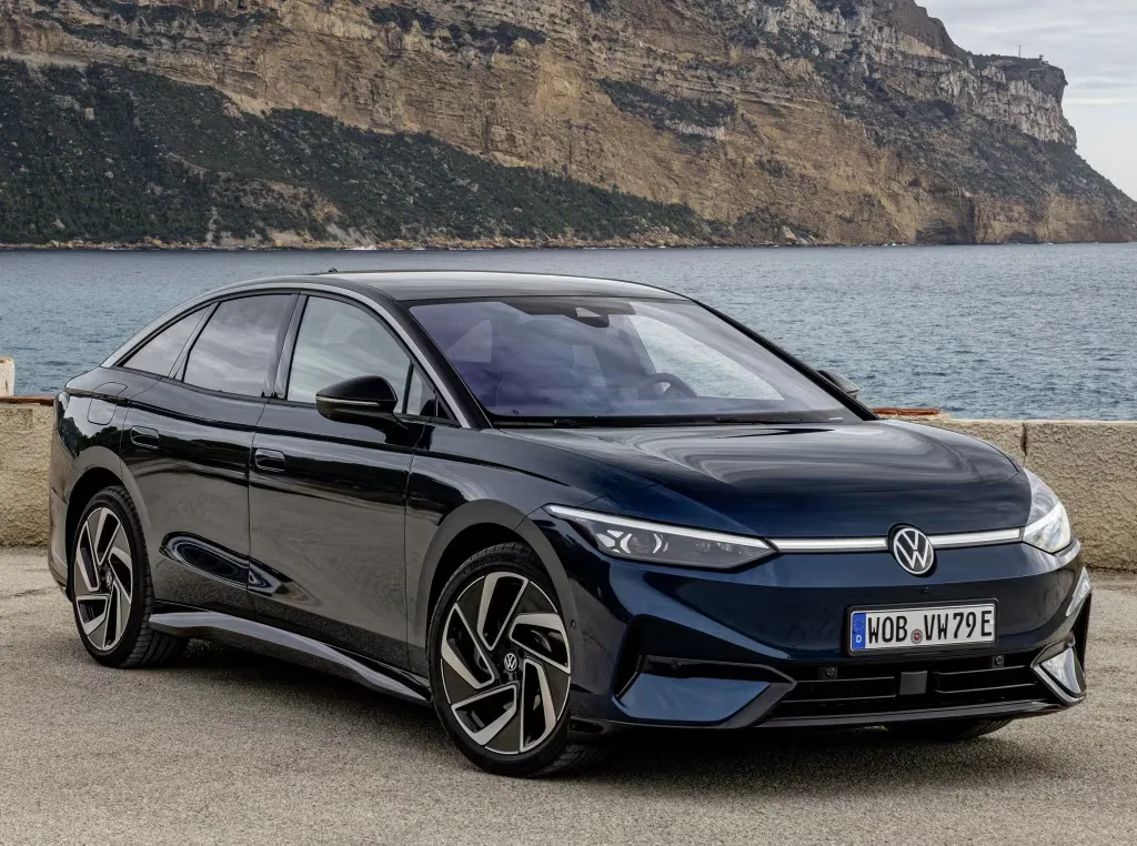 Volkswagen ID.7 tanieje o 40 tys. zł. Elektryczny sedan za 157 890 zł zmienia układ sił Volkswagen ID.7 tanieje o 40 tys. zł. Elektryczny sedan za 157 890 zł zmienia układ sił - Volkswagen ID.7 tanieje 1