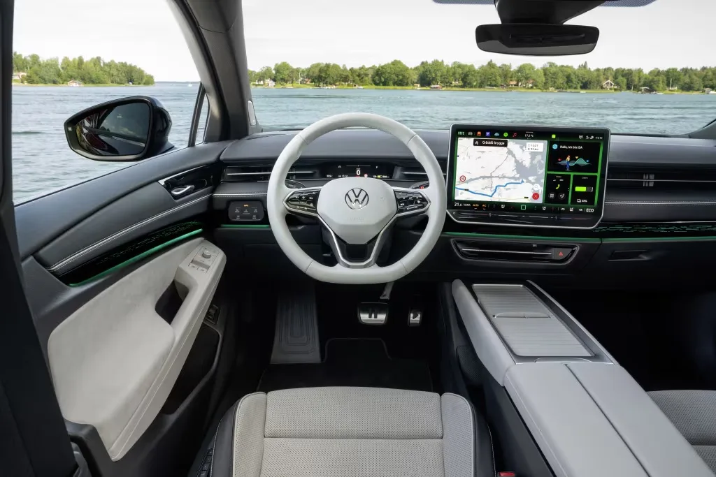 Volkswagen ID.7 tanieje o 40 tys. zł. Elektryczny sedan za 157 890 zł zmienia układ sił Volkswagen ID.7 tanieje o 40 tys. zł. Elektryczny sedan za 157 890 zł zmienia układ sił - Volkswagen ID.7 tanieje 3