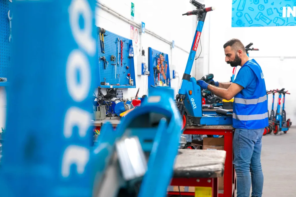 Wolt+: 30 minut za darmo na elektrycznym jednośladzie Dott - Wolt i Dott partnerstwo 8