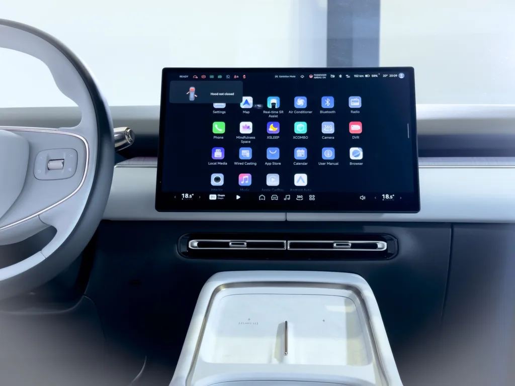 Xpeng P7+ zadebiutował w Polsce. Pięciometrowy liftback z Austrii, ma zmienić reguły gry w segmencie premium - XPENG P7 16