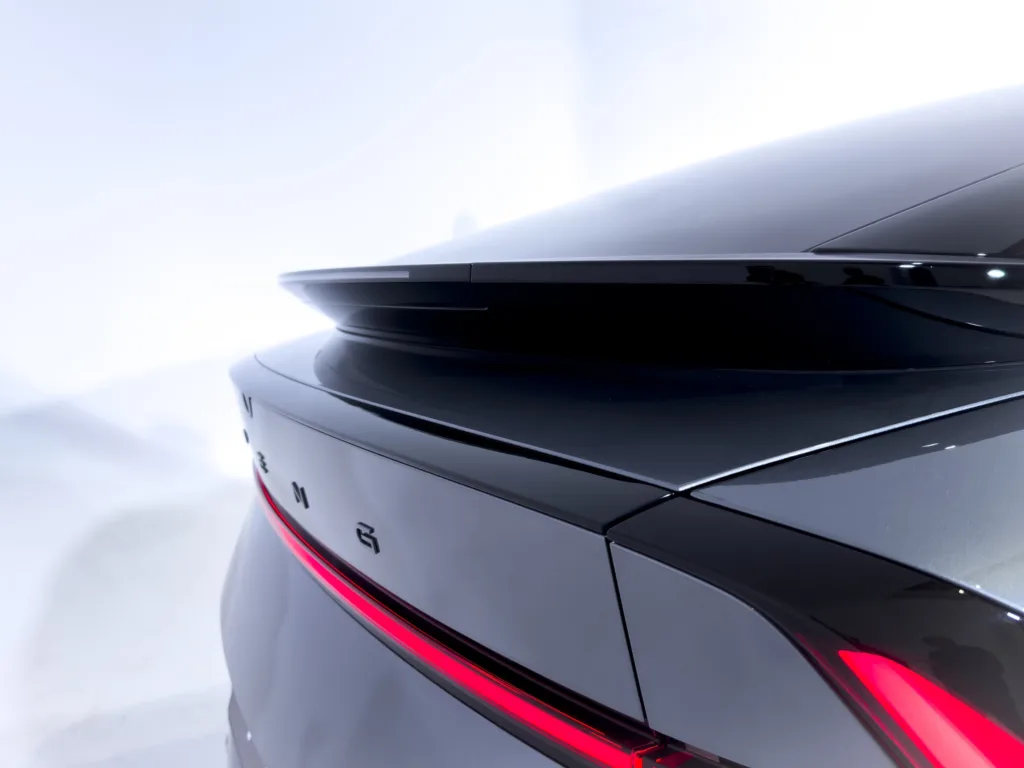 Xpeng P7+ zadebiutował w Polsce. Pięciometrowy liftback z Austrii, ma zmienić reguły gry w segmencie premium - XPENG P7 21