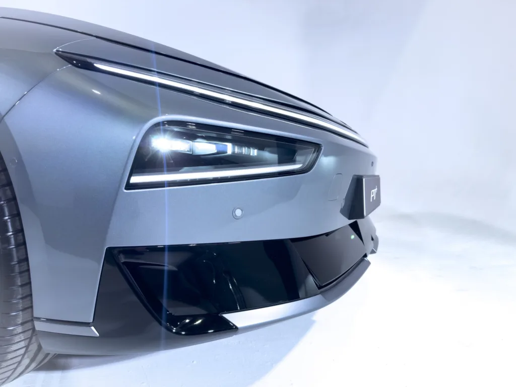 Xpeng P7+ zadebiutował w Polsce. Pięciometrowy liftback z Austrii, ma zmienić reguły gry w segmencie premium - XPENG P7 4