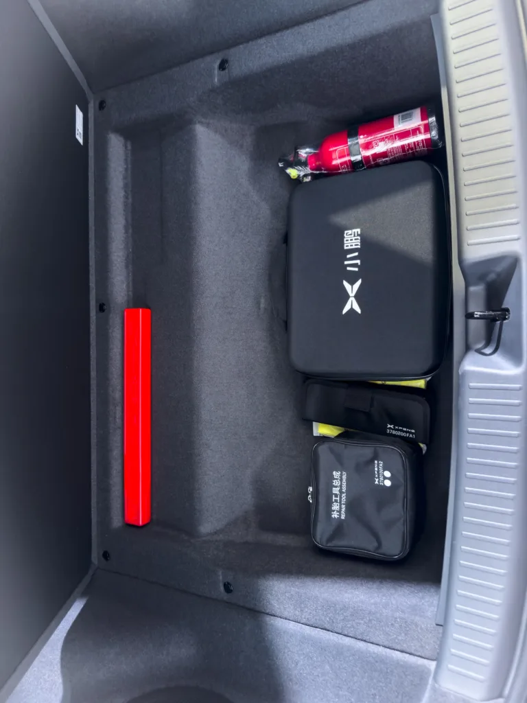 Xpeng P7+ zadebiutował w Polsce. Pięciometrowy liftback z Austrii, ma zmienić reguły gry w segmencie premium - XPENG P7 9