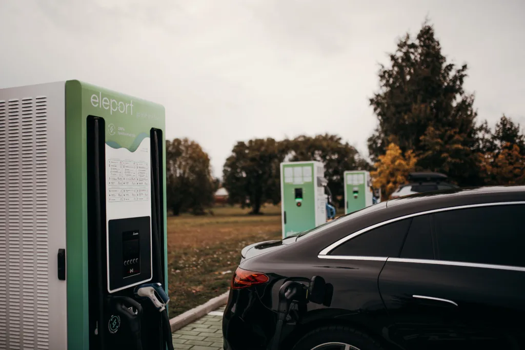 Eleport i NEPI Rockcastle rozwijają sieć. 114 punktów DC przy centrach handlowych - eleport 4