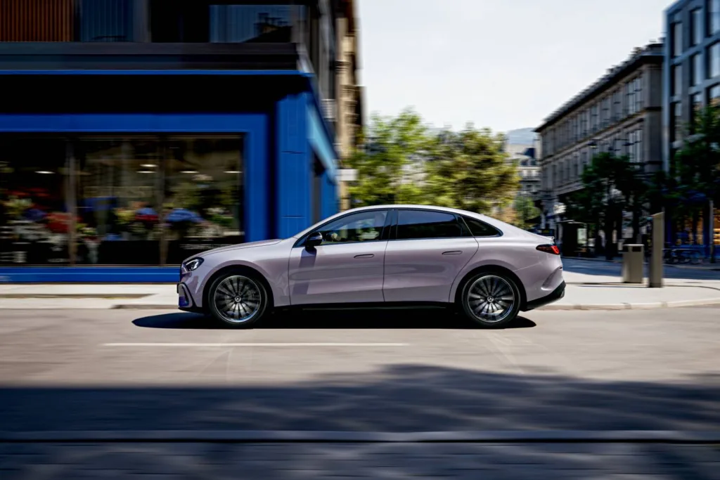 Mercedes klasy C Electric: 942 światełka na grillu, 490 KM i do 762 km zasięgu - obraz 3