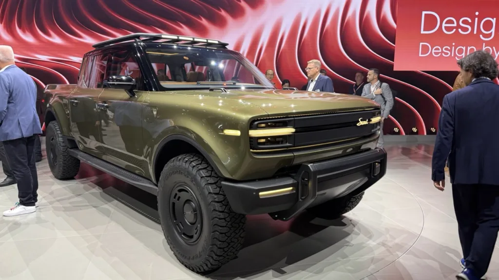 Slate zgarnia 650 mln USD. Jeff Bezos wspiera najtańszego elektrycznego pickupa w USA Slate zgarnia 650 mln USD. Jeff Bezos wspiera najtańszego elektrycznego pickupa w USA - scout