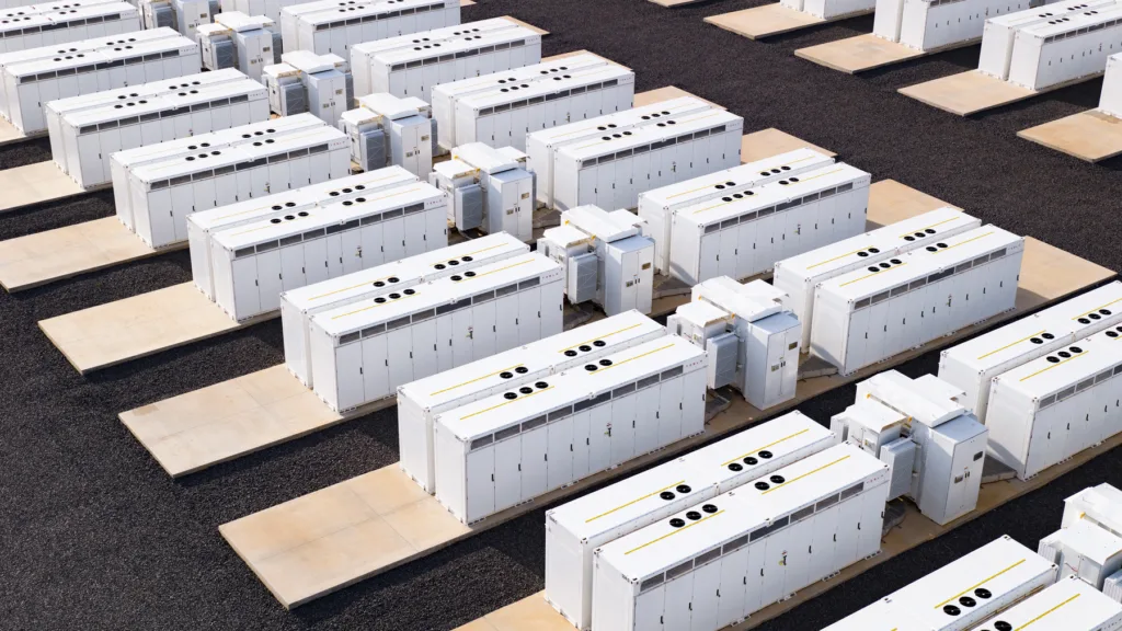 Mega magazyn energii powstanie w Dzięgielewie. 300 MW mocy i 1200 MWh pojemności - Axpo i R.Power . fot Tesla Megapack 5