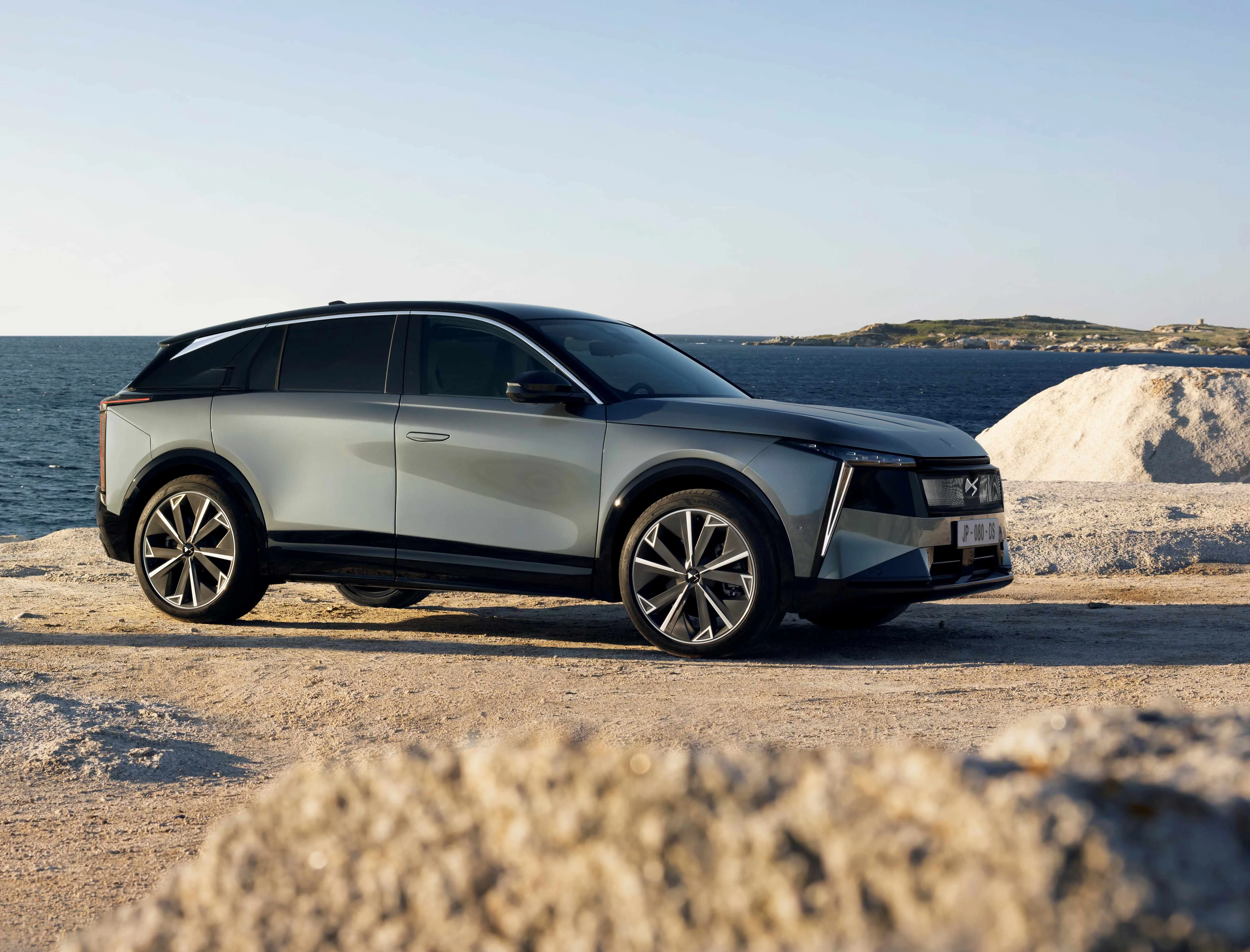 DS N°7 wjeżdża w segment premium EV 10