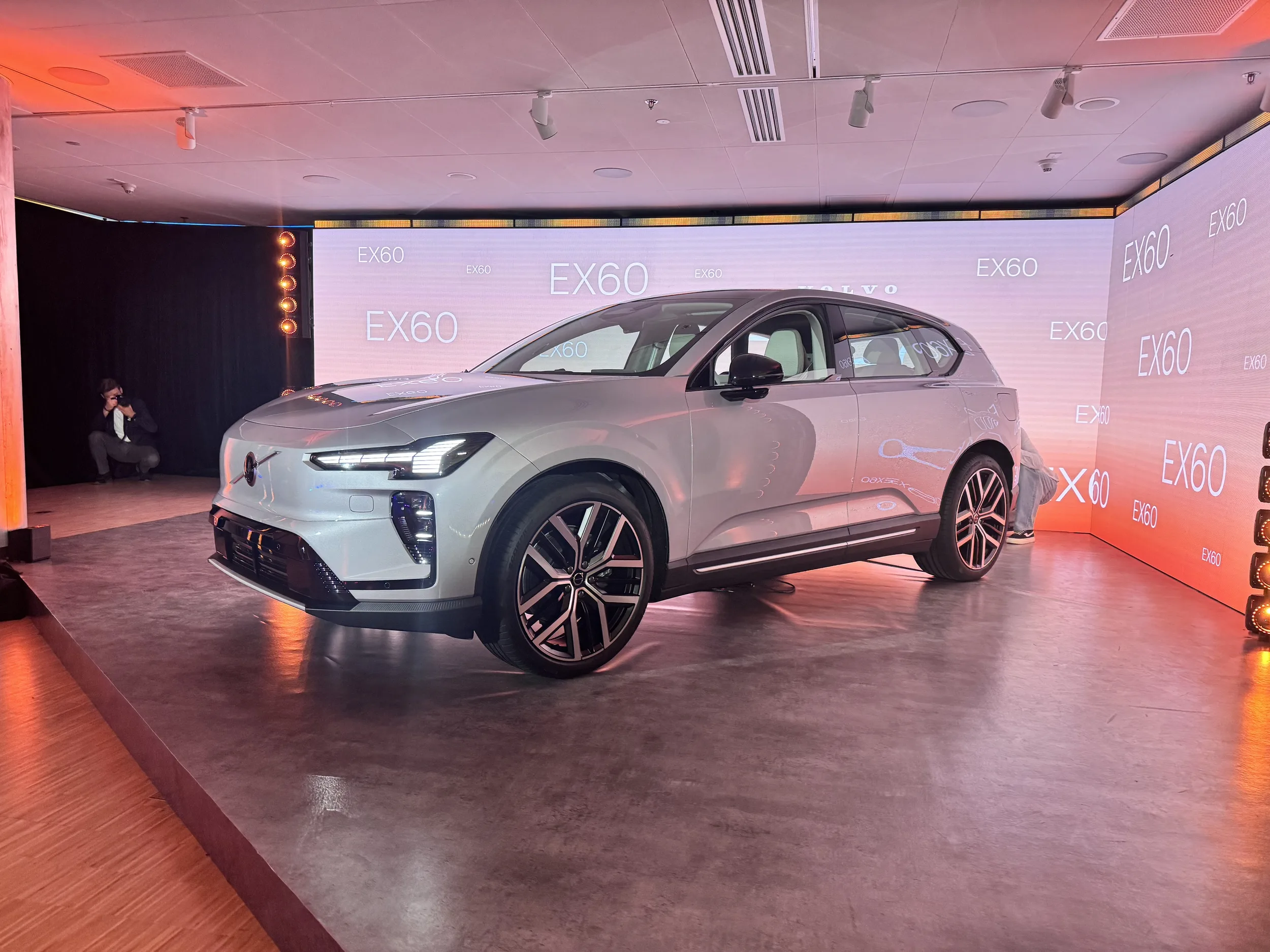 Volvo_EX60