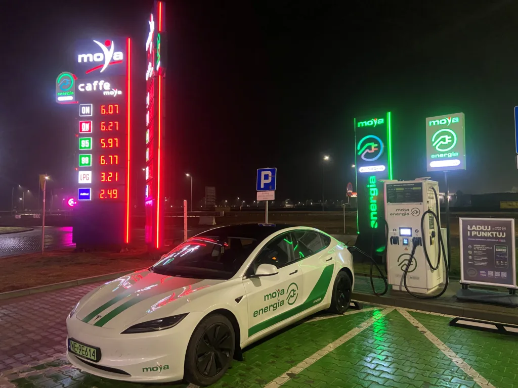 MOYA energia: dostęp do 10,6 tys. elektromobilnych punktów. 40 lokalizacji DC w tegorocznych planach MOYA energia: dostęp do 10,6 tys. elektromobilnych punktów. 40 lokalizacji DC w tegorocznych planach - Moya energia Radomsko fot. Anwim