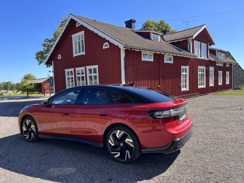Ponad 37 procent aut na OTOMOTO to elektryki i hybrydy - Otomoto volkswagen ID.7 12