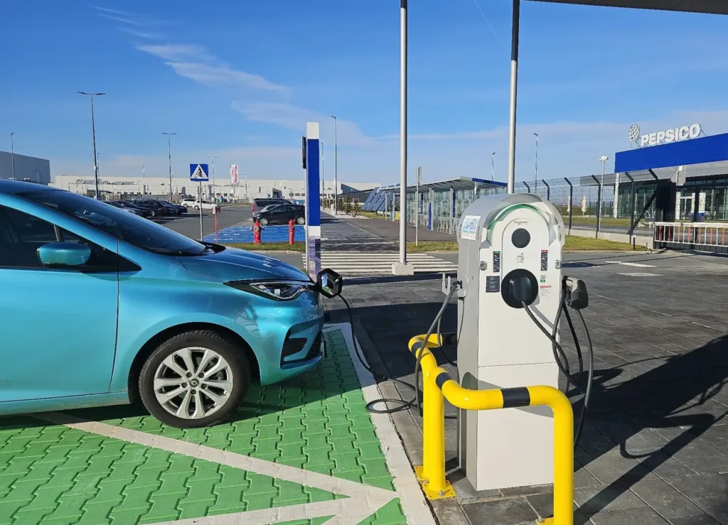 Play przyspiesza elektryfikację floty. Do 2027 roku 25% aut będzie elektrycznych - PepsiCo 11