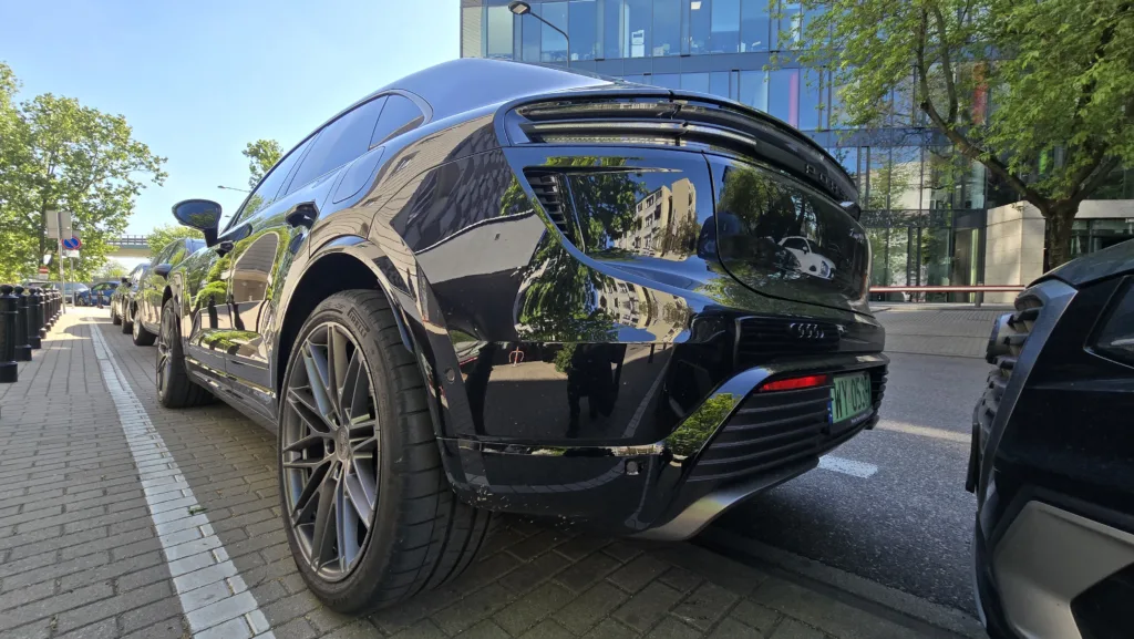 Porsche ścina 500 etatów. Koniec Cellforce, e‑bike’ów i Cetitec i powrót do kluczowego biznesu - Porsche 4