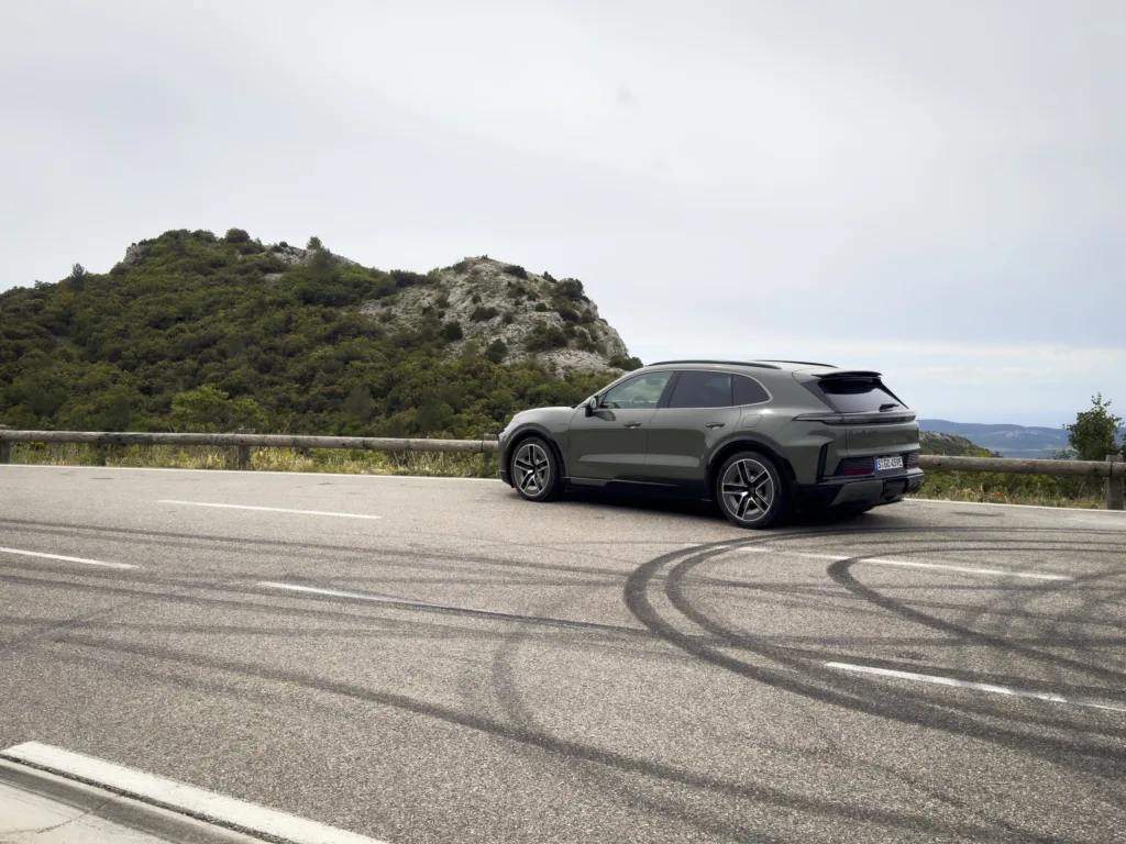 [RELACJA] Porsche Cayenne Electric – pierwsza jazda najmocniejszym Porsche w historii - Porsche Cayenne 5