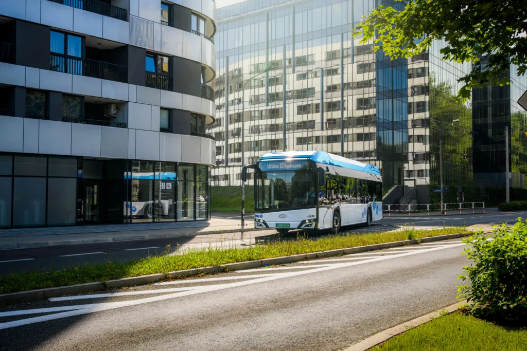 Solaris: 19 wodorowych autobusów Urbino pojedzie do Krefeld - Solaris w Krefeld Urbino 12 hydrogen 2