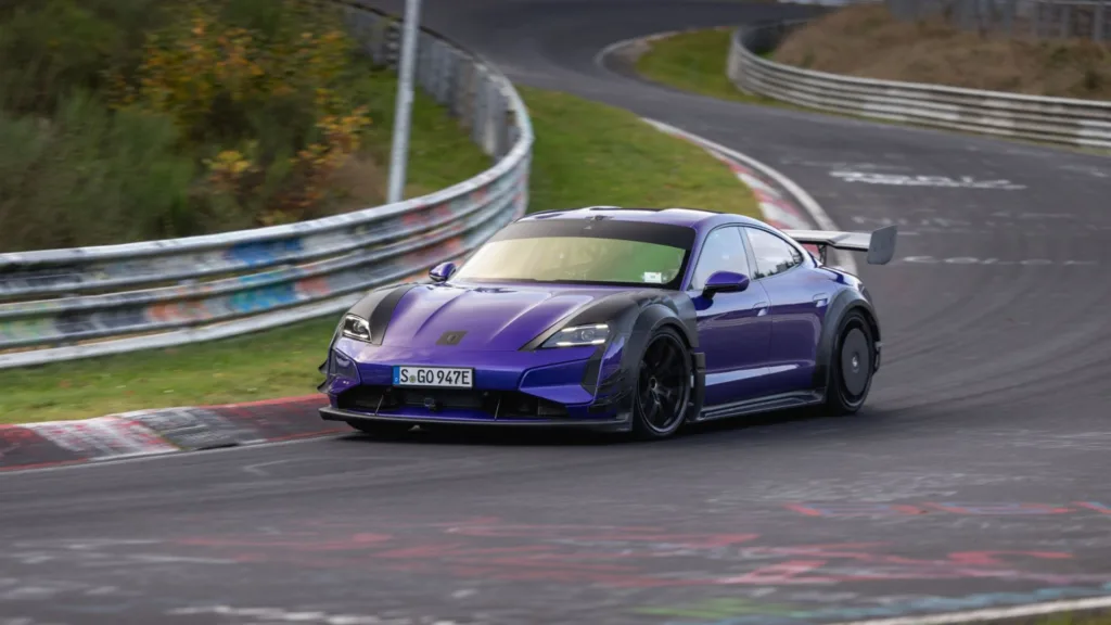 Taycan znów królem Nordschleife. Rekord pobity o ponad 9 sekund! - Taycan rekord na N 3