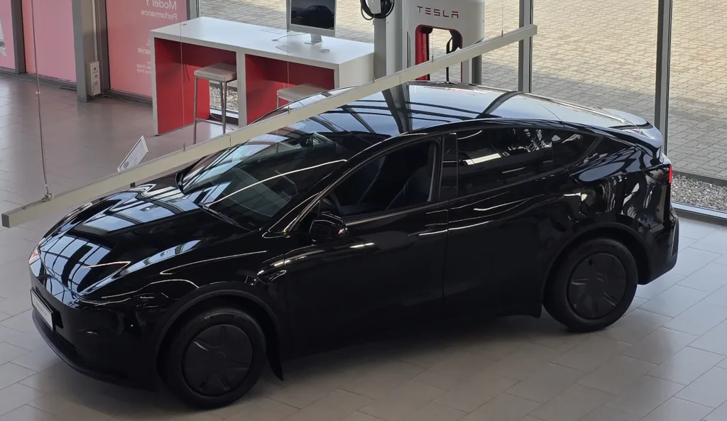 Tesla wjeżdża do Bułgarii. Mały, ale rokujący elektromobilny rynek - Tesla Bulgaria 1