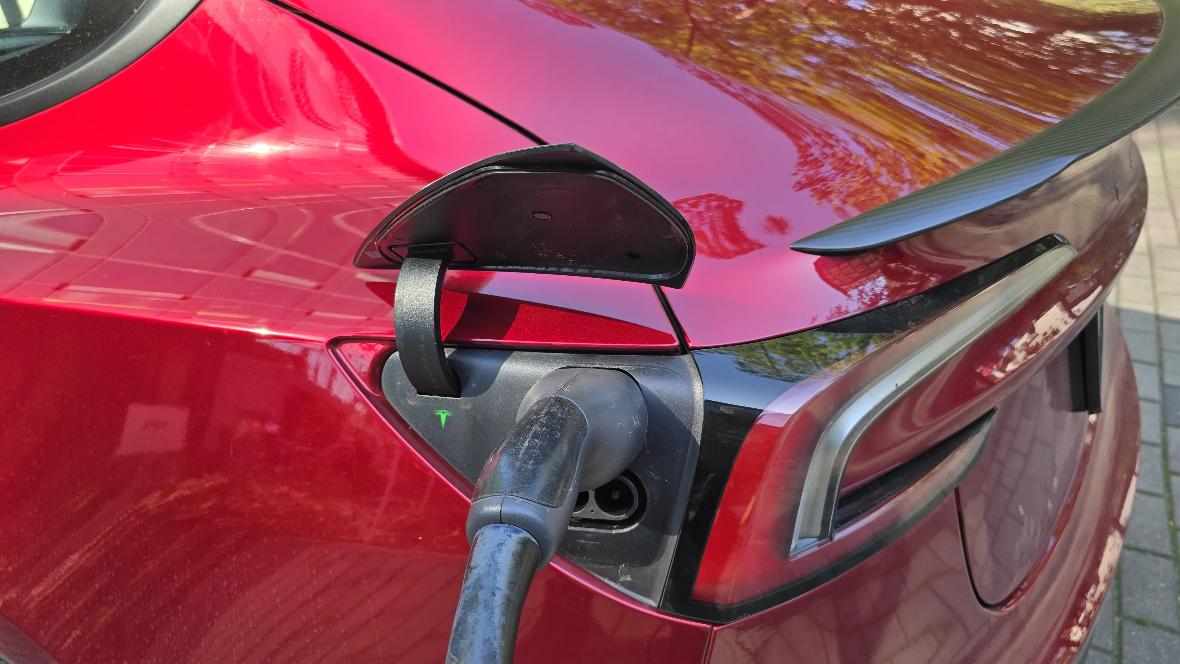 Tesla Norwegia spadki kwiecień 1