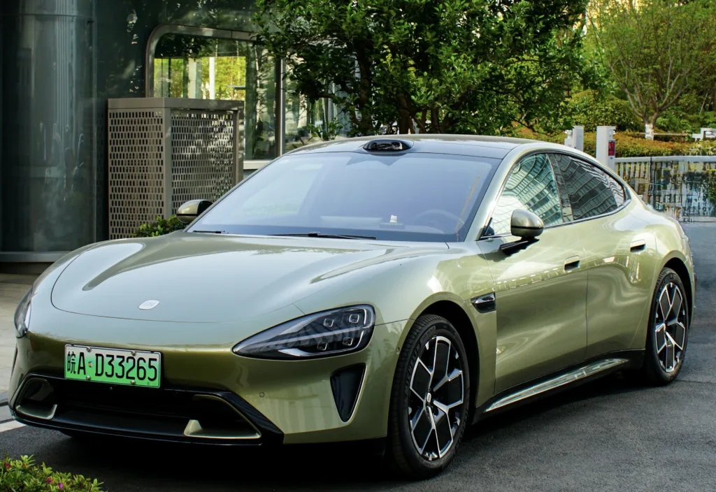 Ponad 37 procent aut na OTOMOTO to elektryki i hybrydy - otomotoo Xiaomi SU7
