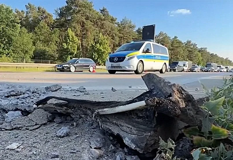 Autostrady nie dają rady. Niemcy walczą ze skutkami rekordowych upałów - 06382103 b0ce 43bf 894e 223b7fd6f886 hd1080 avc720