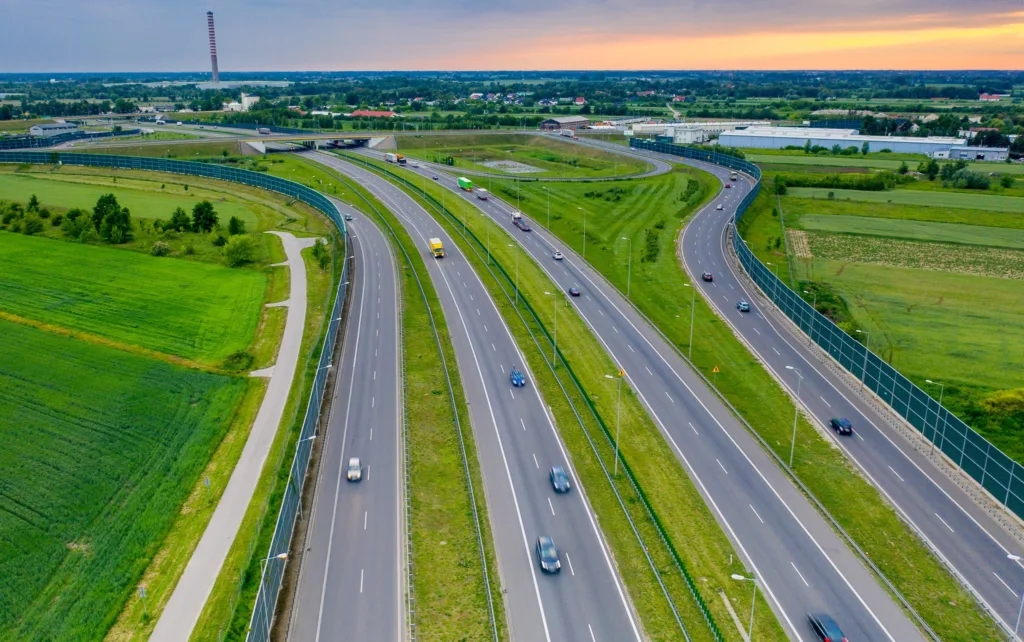 Strabag rusza z pracami na A2. Strategiczna autostrada zyska nowe pasy i własną energię - A2 modernizacja Strabag. fot. Krzysztof Nalewajko GDDKiA 2