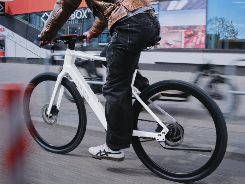Bosch: Silnik o masie 2 kilogramów w piaście e‑bike’a oraz najcieńsza bateria w portfolio - Bosch e bike 1