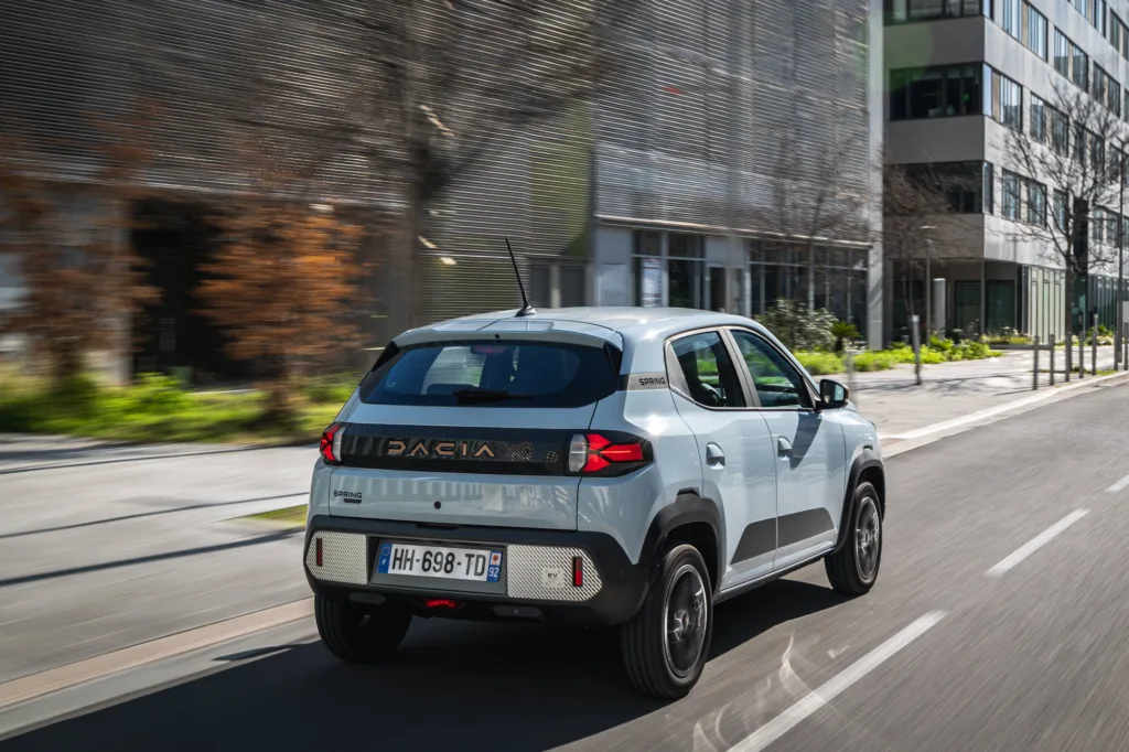 Spring: Budżetowy „elektryk”, który zdobył 210 tys. klientów w Europie. Druga generacja nadjeżdża! - Dacia Spring Extreme 1