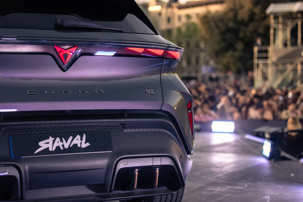 Hiszpania upraszcza dopłaty do EV. 400 mln euro, czyli ponad połowa budżetu Auto+ już wydana - Hiszpania Raval dotacje 2