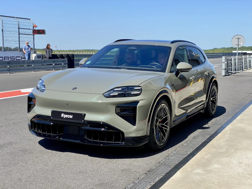 Porsche Cayenne Electric po raz pierwszy w Polsce. Mieliśmy okazję sprawdzić go na torze - IMG 0356 1