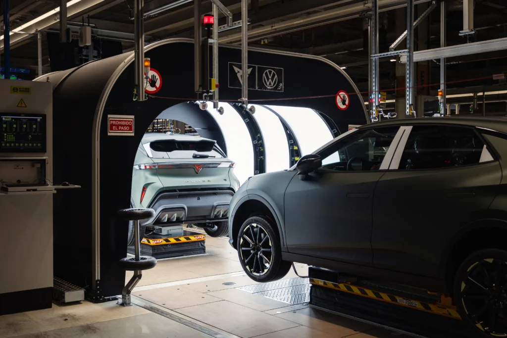 Cupra Raval i Volkswagen ID.Polo zjeżdżają już z taśm fabryki w Martorell - Martorell 2