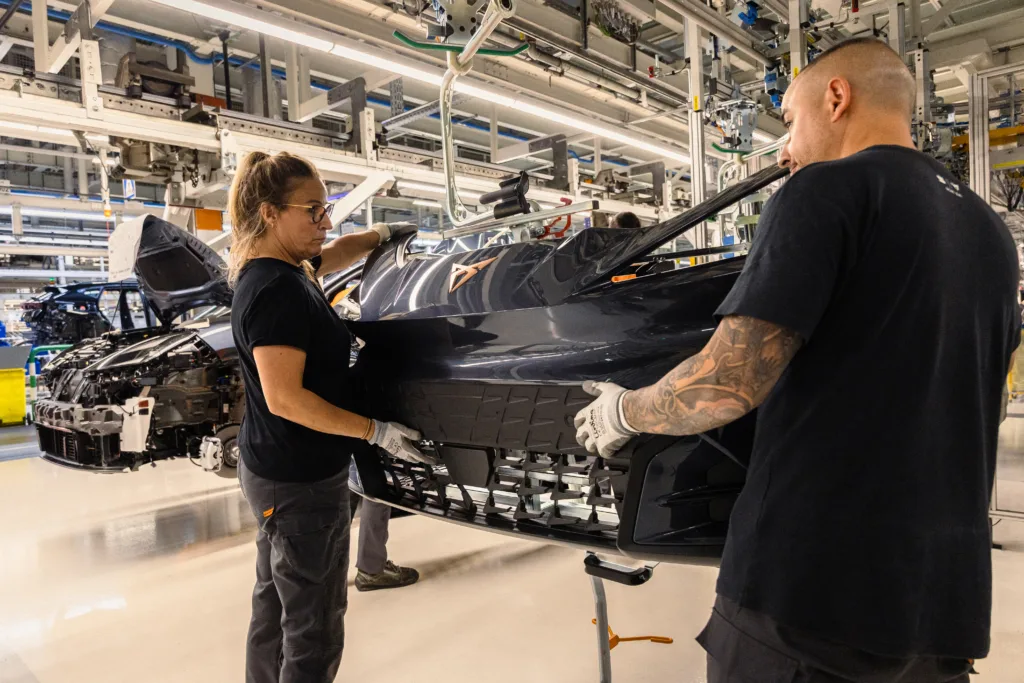 Cupra Raval i Volkswagen ID.Polo zjeżdżają już z taśm fabryki w Martorell - Martorell 3