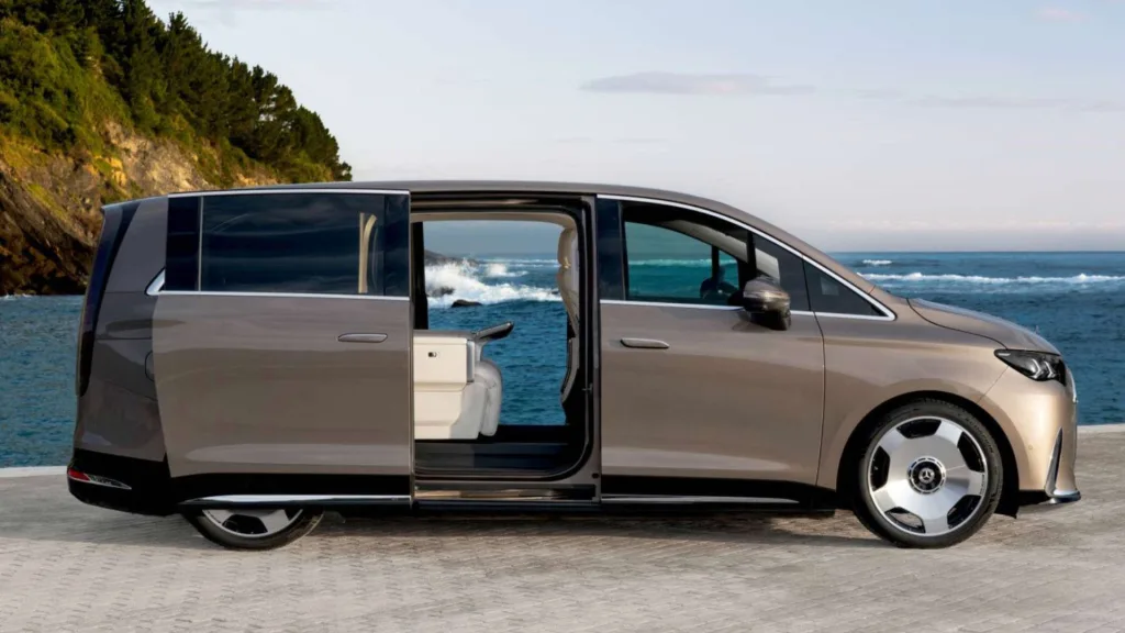 Mercedes VLE: 700 km zasięgu i wnętrze, jak w S‑klasie. Produkcja w Vitorii ruszyła! - Mercedes VLE 7