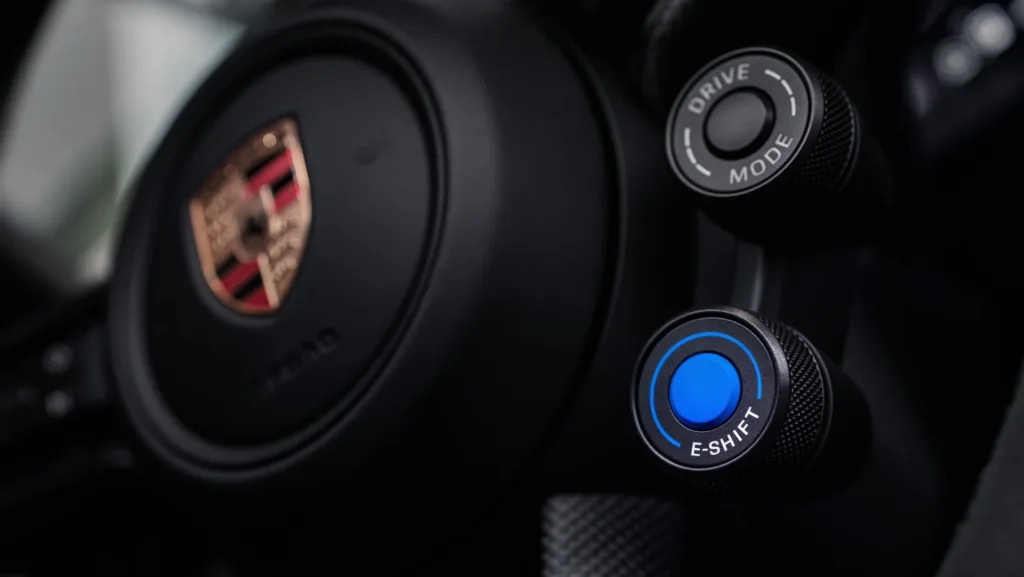 Taycan jak spalinowa 911? Niemcy dodają „wirtualne biegi”, a zasięg rośnie do 700 km - Porsche Taycan odswiezony 3