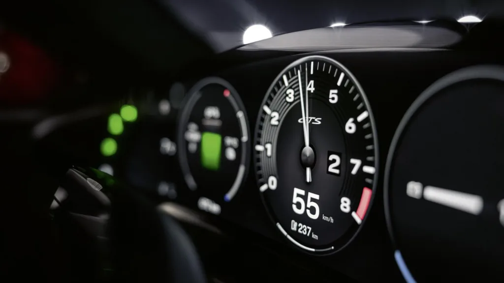 Taycan jak spalinowa 911? Niemcy dodają „wirtualne biegi”, a zasięg rośnie do 700 km - Porsche Taycan odswiezony 4