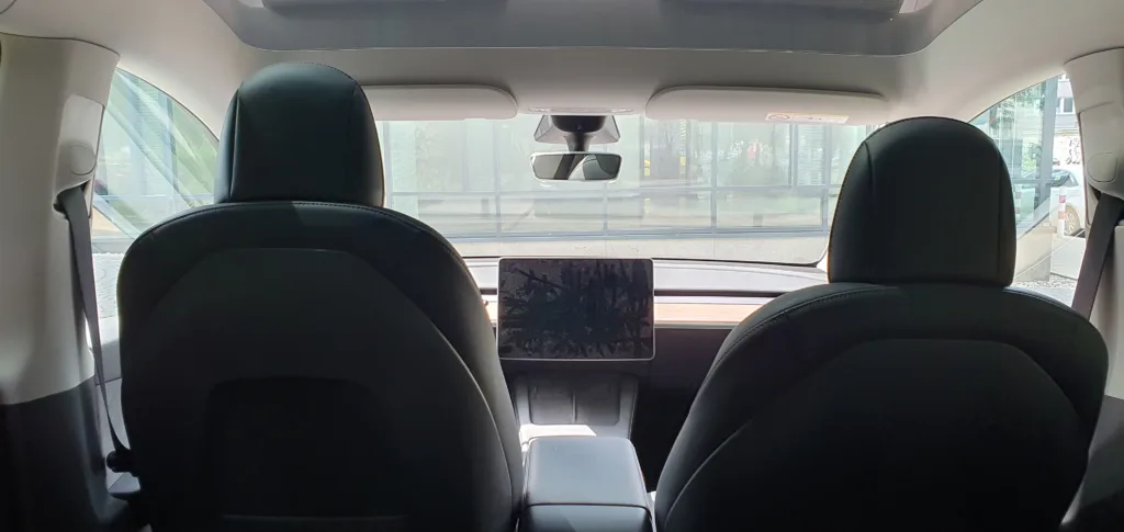 Tesla Model Y z drugiej ręki. Poradnik dla kupującego - Tesla Model Y z drugiej reki 6
