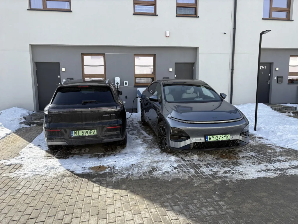 Magazyn energii na kołach w praktyce: Geely EX5 uchroni przed blackoutem - geely 1