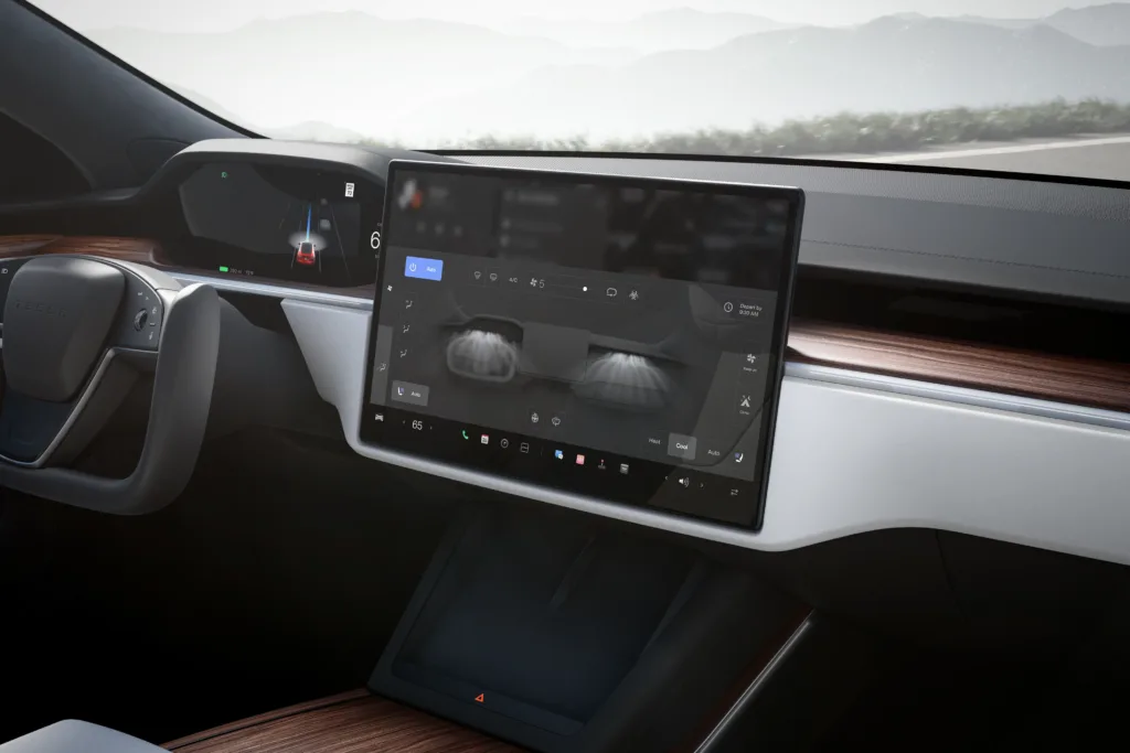 Tesla pokazała listę krajów czekających na FSD. System działa w 1,3 mln aut amerykańskiego producenta na całym świecie - tesla ModelS 83