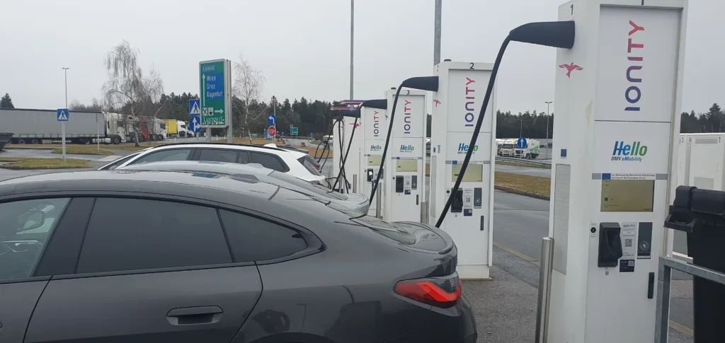 Szybciej, taniej, wygodniej: Bezemisyjne auta wygrywają wyścig po europejskie przywileje Szybciej, taniej, wygodniej: Bezemisyjne auta wygrywają wyścig po europejskie przywileje - Austria rynek EV 1