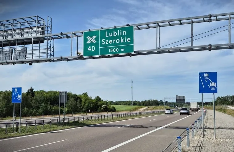 Kolejny odcinkowy pomiar prędkości ruszył na autostradzie. CANARD przyspiesza z kamerami Kolejny odcinkowy pomiar prędkości ruszył na autostradzie. CANARD przyspiesza z kamerami - CANARD odcinkowy pomiar predkosci S19 2