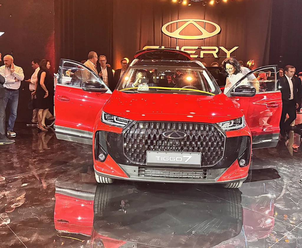 Chery oferuje dożywotnią gwarancję na akumulator, a rząd chiński usuwa niesolidnych producentów aut Chery oferuje dożywotnią gwarancję na akumulator, a rząd chiński usuwa niesolidnych producentów aut - Chery fot. Maciej Gis 1