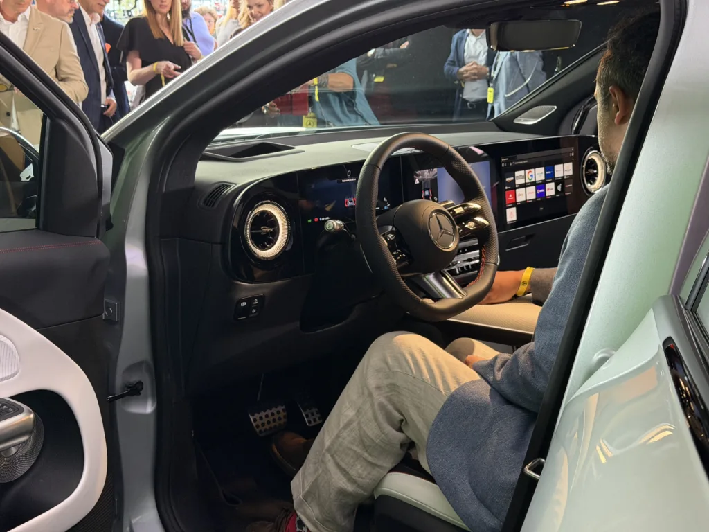Mercedes zaprezentował model GLA w Warszawie. Ceny startują od 205 tys. złotych - IMG 7137
