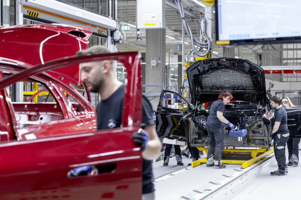 Mercedes za miliard euro podwoił powierzchnię w Kecskemét. 97 tys. "elektryków" trafiło w I półroczu do klientów - Mercedes Wegry 3